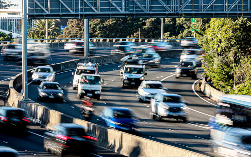 Traffic data indicates patchy economic recovery | RNZ