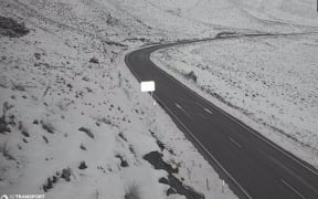 Snow along SH8 towards Lindis Pass Summit.