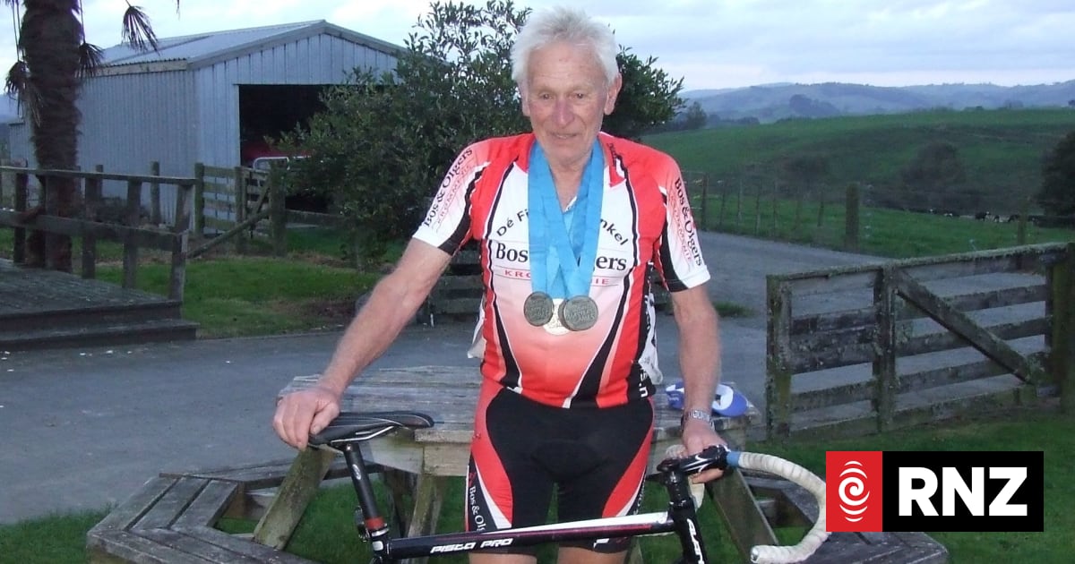 'Get going and move': Southland man hopes to crack cycling world record for his 95th birthday