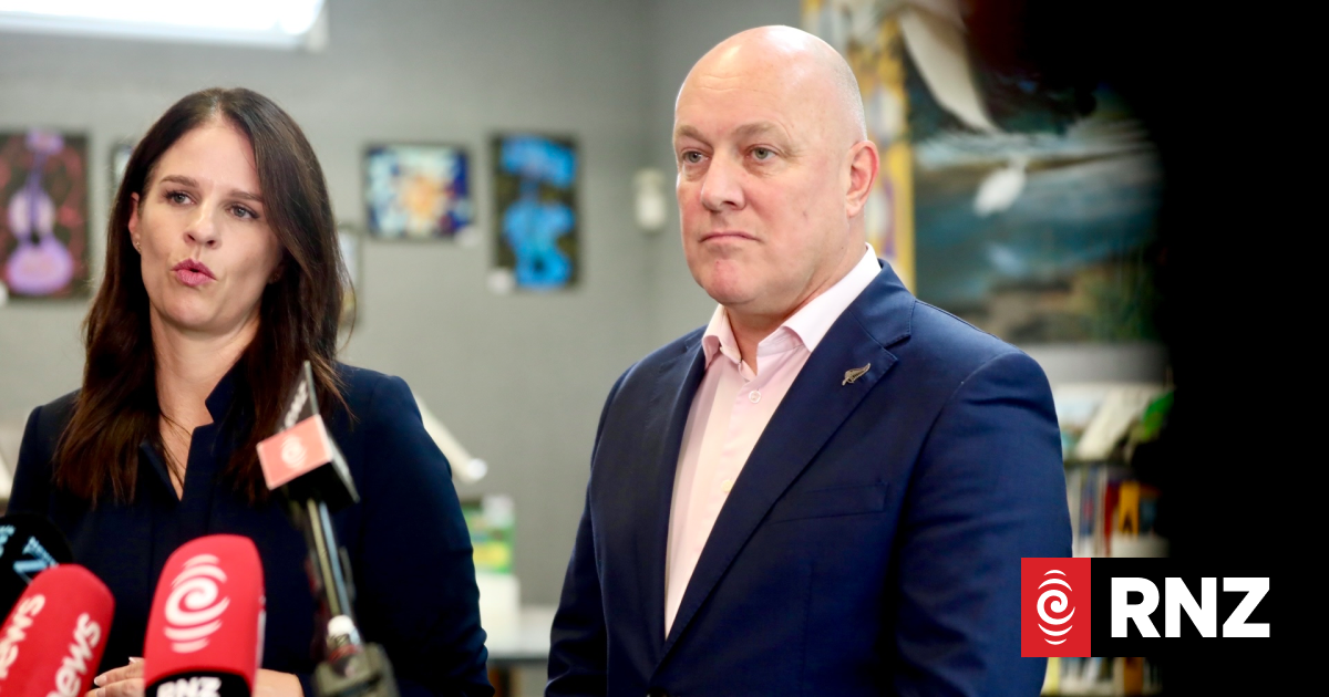 New maths, English, science resources rolled out at schools after teachers bemoan delay