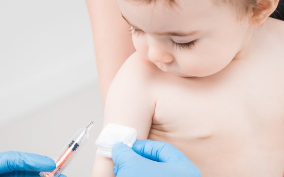 There has been a 2.4 percent decrease in infant immunisation rates across the country, but that is double in areas with the greatest socioeconomic deprivation (4.4 percent), Ministry of Health figures show.