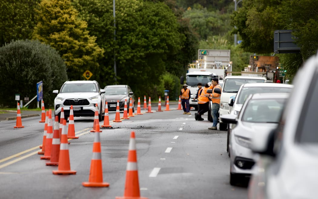 A sinkhole has begun to form in the Auckland suburb of Onehunga this morning.