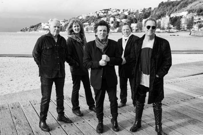 The Warratahs band members Barry Saunders (vocals/guitar), Nik Brown (violin, mandolin), Nick Theobald (bass, vocals), Alan Norman (keyboards, accordion) and Caroline Easther (drums).