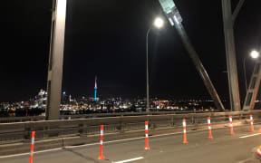 The temporary strut in place on Auckland Harbour Bridge.