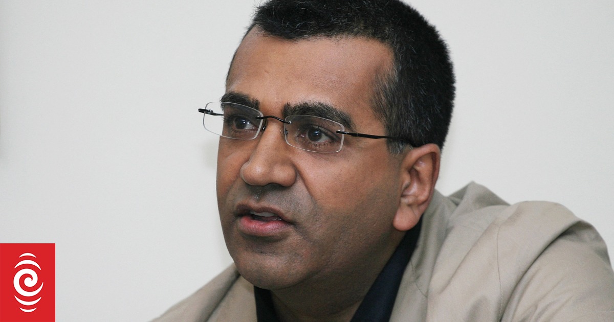 Martin Bashir: BBC releases 3000 emails about Princess Diana interview scandal - Vimarsana News
