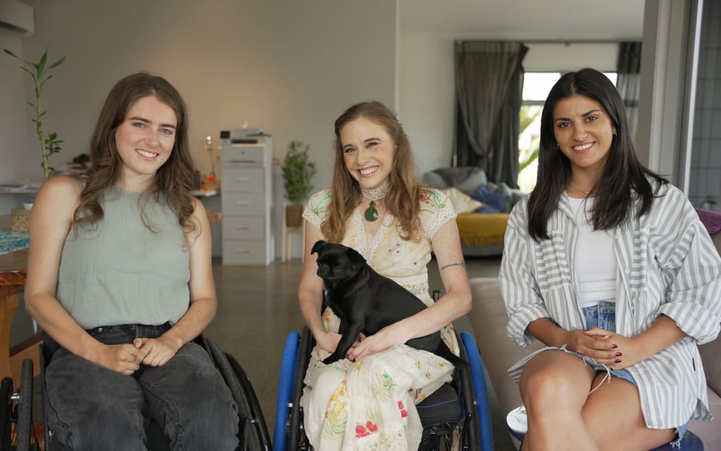 Soph, Indy and Claire Freeman