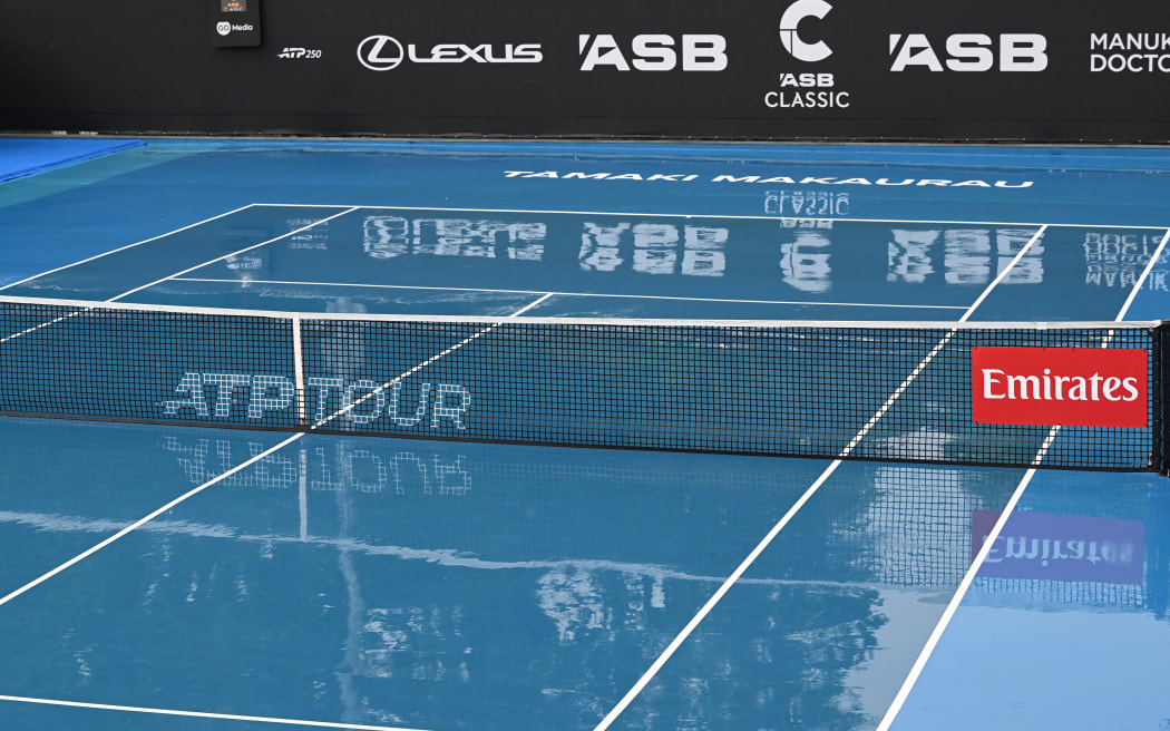 Rain delay at the ASB Classic Men’s ATP 250 tennis tournament at Manuka Doctor Arena, Auckland, New Zealand. Thursday 15 January 2026. © Photo: Andrew Cornaga / www.photosport.nz