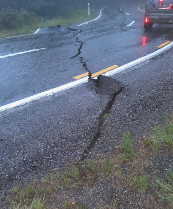 Cracks in the highway at Knights Point, the site of the major Epitaph Slip in 2012, north of Haast, require more geotechnical investigation today and tomorrow, NZTA said on 9 November, 2024.