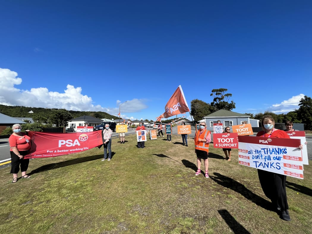 The lunchtime picket outside the entrance to West Coast DHB's Greymouth Te Nikau Hospital.