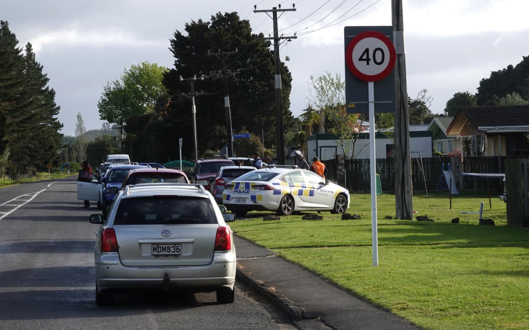 Police at the scene of a fatal dog attack in Moerewa. Photo: RNZ / Peter de Graaf