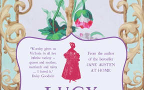 cover of the book " Queen Victoria" by Lucy Worsley