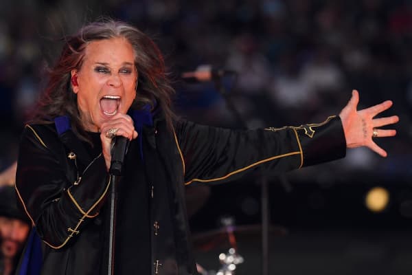 INGLEWOOD, CALIFORNIA - SEPTEMBER 08: Musician Ozzy Osbourne performs during half-time of the NFL game between the Los Angeles Rams and the Buffalo Bills at SoFi Stadium on September 08, 2022 in Inglewood, California.   Kevork Djansezian/Getty Images/AFP (Photo by KEVORK DJANSEZIAN / GETTY IMAGES NORTH AMERICA / Getty Images via AFP)