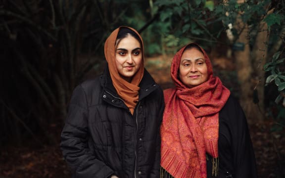 (L-R) Fatima with her mum Tooba in the bontanic gardens in Ōtautahi