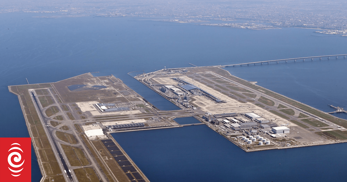 From beaches to golf courses: The world's most unusual airport runways