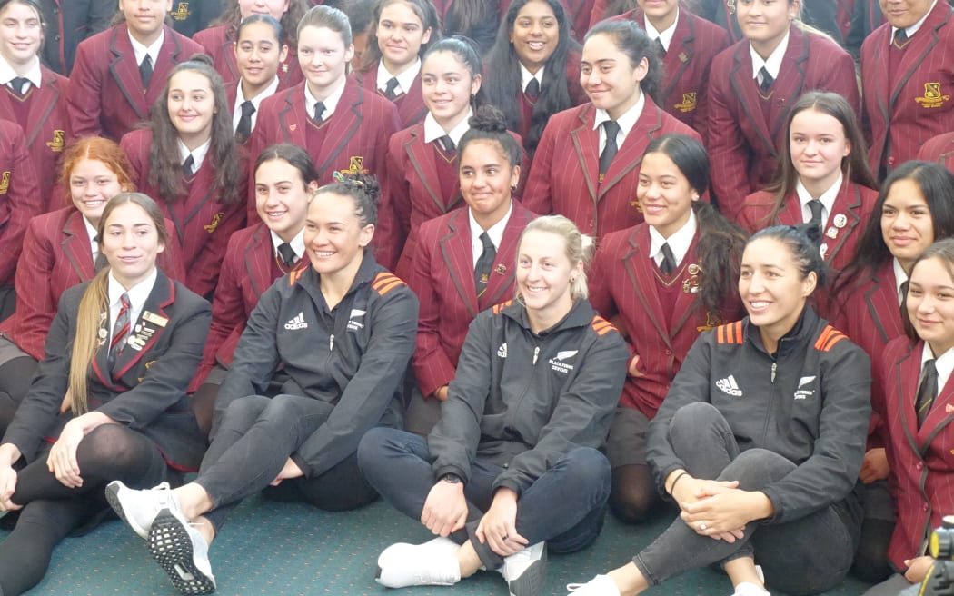 Black Ferns Portia Woodman, Kelly Brazier and captain Sarah Goss with Sevens players at Hamilton Girls’ High School, at the announcement ib 28 August of a four team tournament to coincide with the World Sevens in Hamilton in January