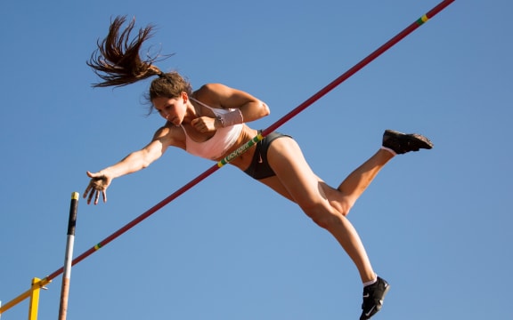 Eliza McCartney wins the Commonwealth Games Trial with 4.70m: A Personal Best of a short 10 step runup. Hastings, New Zealand. Copyright photo: Alisha Lovrich / www.photosport.nz