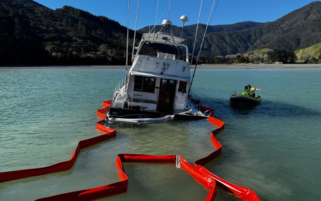 Fuel contained during boat salvage in Marlborough Sounds | RNZ News