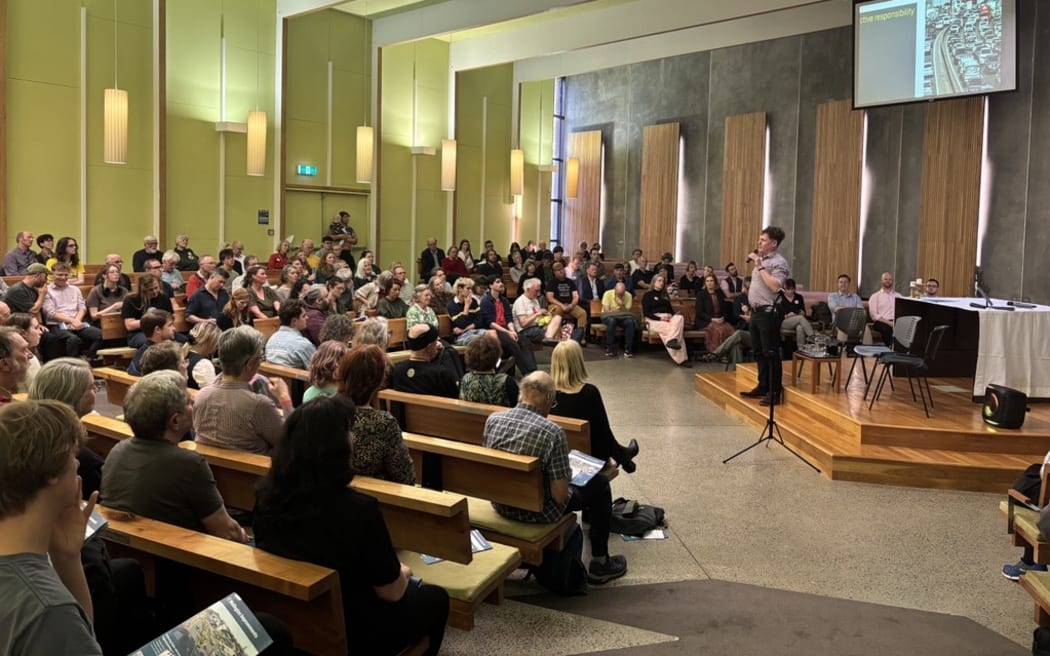 Critics of a second Mt Victoria tunnel in the capital have launched a campaign against the plans.