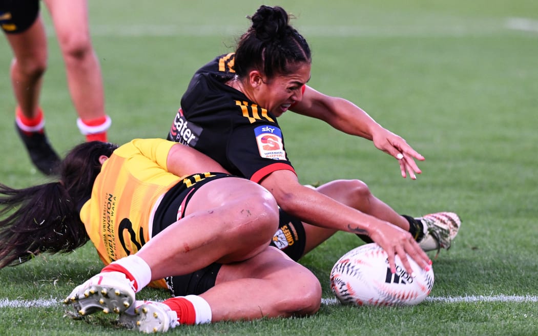 Manawa fullback Tenika Willison scores a try.
Chiefs Manawa v Hurricanes Poua, Super Rugby Aupiki, Semi-Final 2. North Harbour Stadium, Sunday 19 March 2023. © Photo: Andrew Cornaga / www.photosport.nz