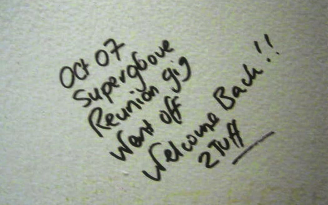 Toilet graffiti at Supergroove's 2007 reunion show at the King's Arms