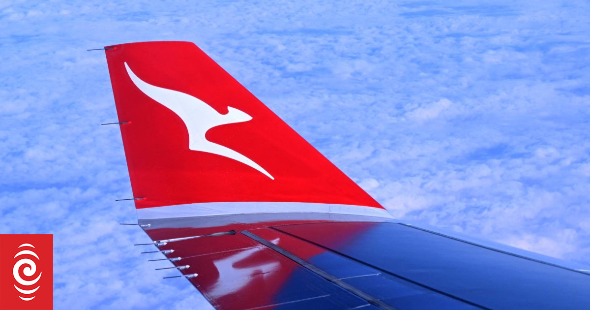 „Wielki Wybuch” zmusza Qantas do użycia jednego silnika