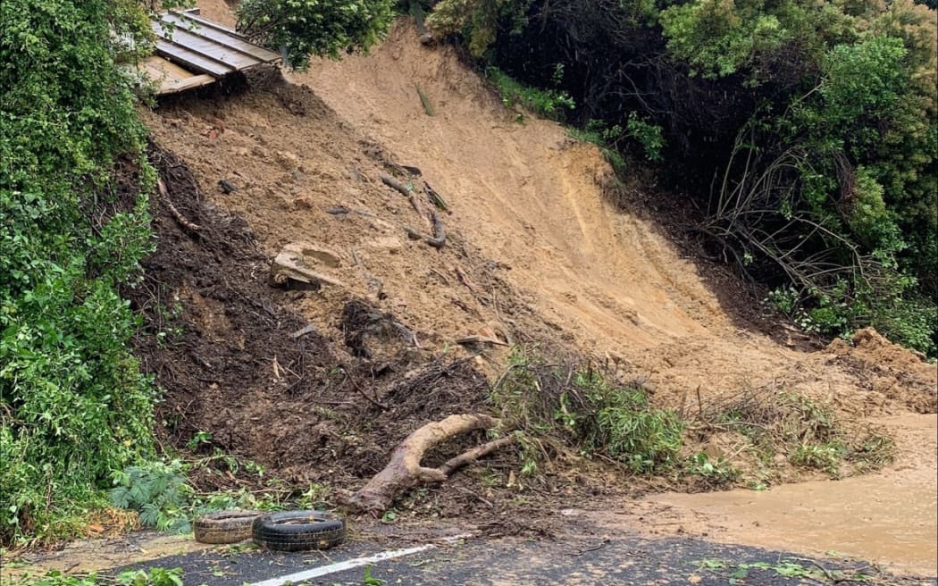 The southbound lanes of State Highway 59 in Porirua were closed for hours on Sunday 27 November 2022 after heavy rain caused a slip.