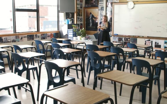 Auckland Grammar School trials home-based learning.