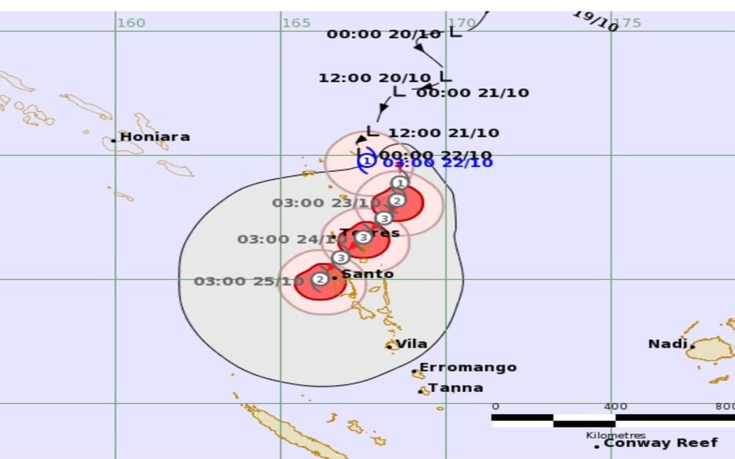 A map showing the forecast track path for Tropical Cyclone Lola. This is the RSMC Nadi Tropical Cyclone Warning Centre's
best estimate of the cyclone's future movement and intensity.