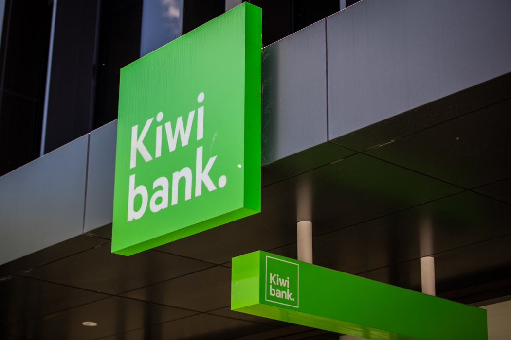 Kiwibank faces court action as home loan customers overcharged RNZ News