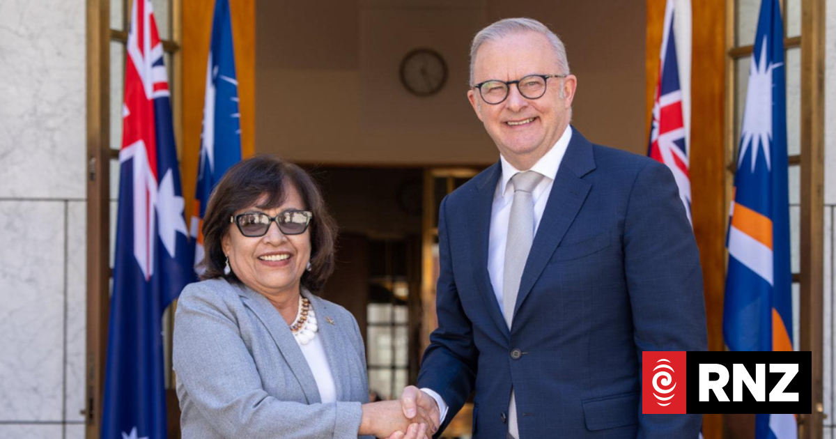 'Renewed chapter': Marshall Islands President Heine meets PM  Albanese in Canberra