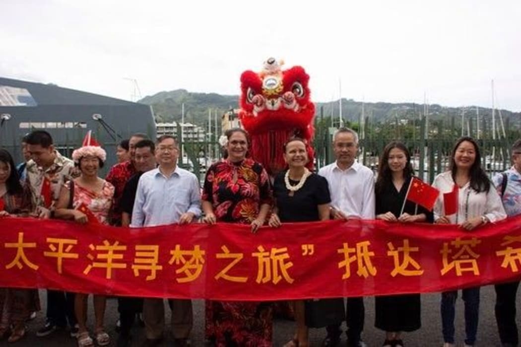 Chinese cruise ship travellers welcomed in Tahiti by French Polynesian government ministers and China's consul