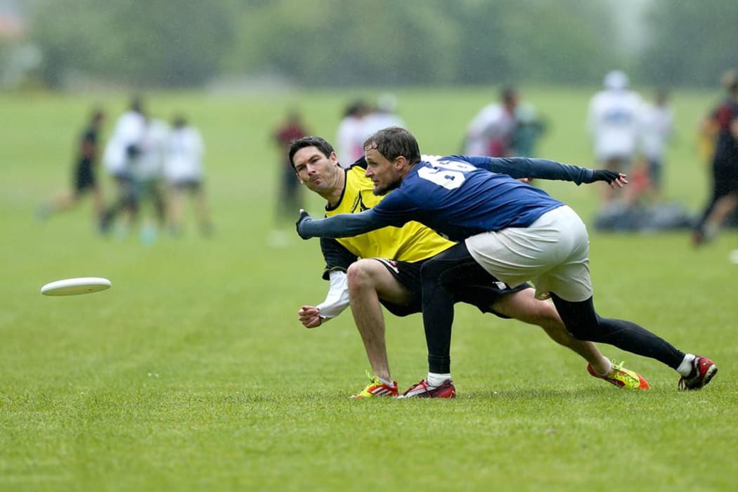 Frisbee Throw.