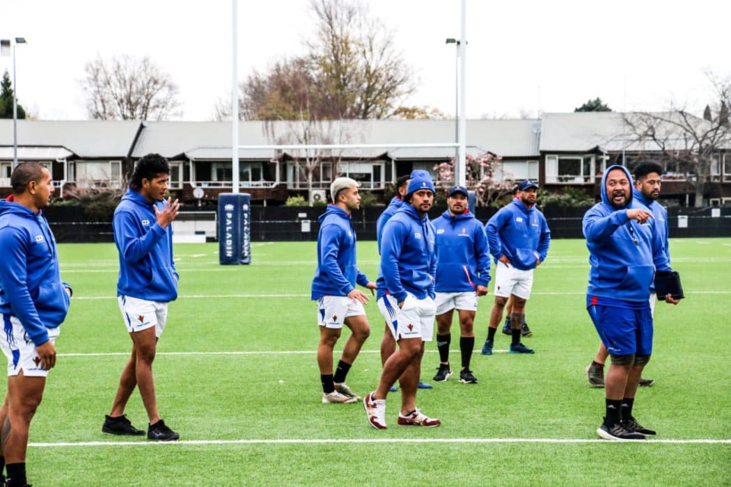 Vaovasamanaia Seilala Mapusua issues instructions during training.