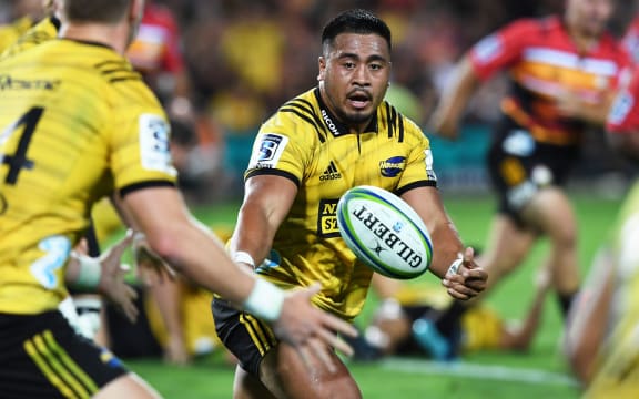 Asafo Aumua playing for the Hurricanes.