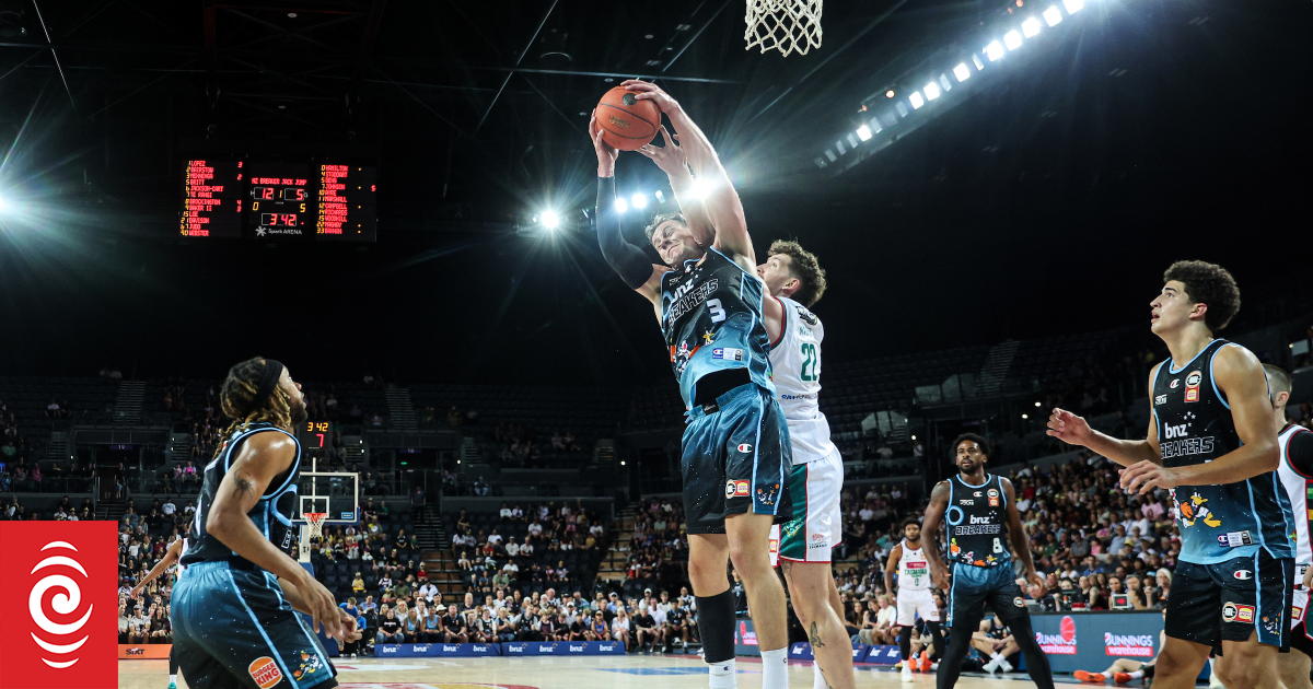 NZ Breakers surge into ANBL playoff contention with win over Tasmania JackJumpers