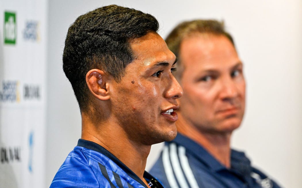 Roger Tuivasa-Sheck with Blues coach Leon MacDonald.
Auckland Blues Super Rugby Pacific press conference at Alexandra Park, Epsom, Aucklan on Thursday 27th January 2022.
Copyright photo: Alan Lee / www.photosport.nz
