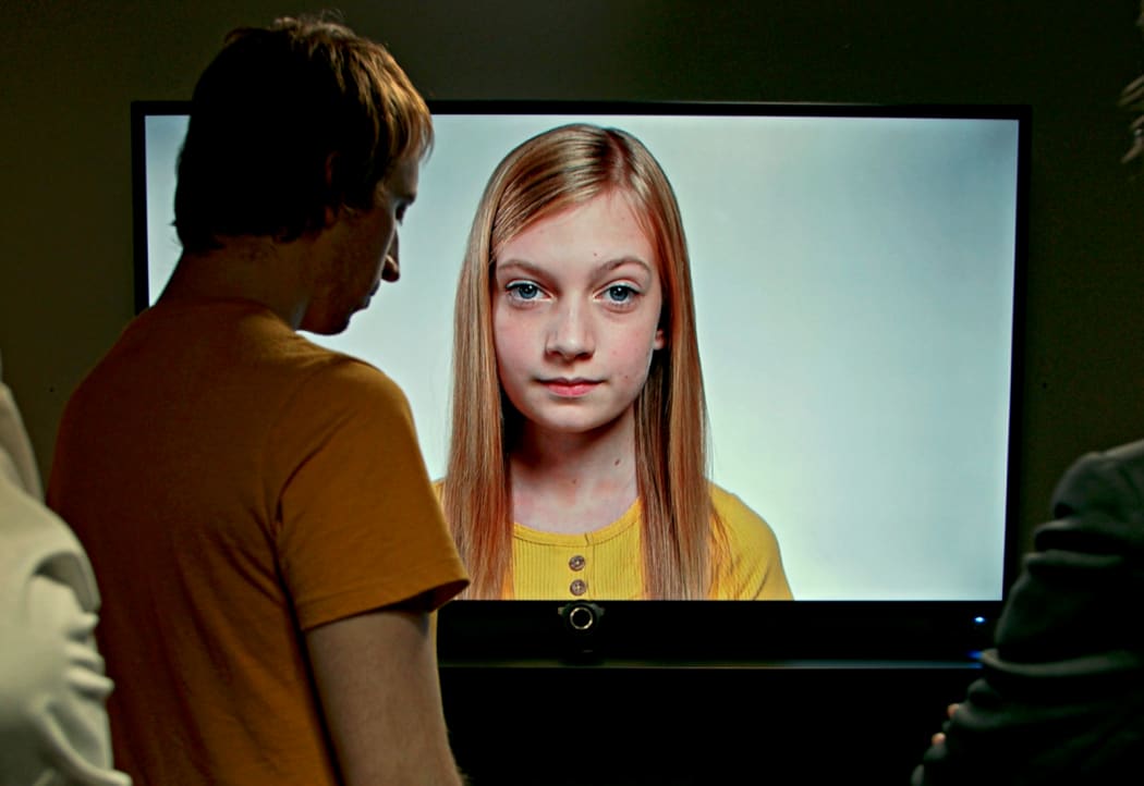 Movie still from the science-fiction film The Artifice Girl.