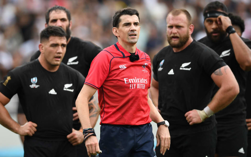 Referee Pascal Gauzere.