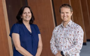 Associate Professor Lynne Chepulis and Dr Hamish Crocket from the University of Waikato.