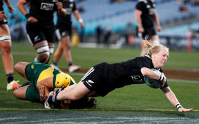 Kendra Cocksedge scores. Wallaroos v Black Ferns, Bledisloe doubleheader. ANZ Stadium, Sydney, Australia. 18 August 2018.