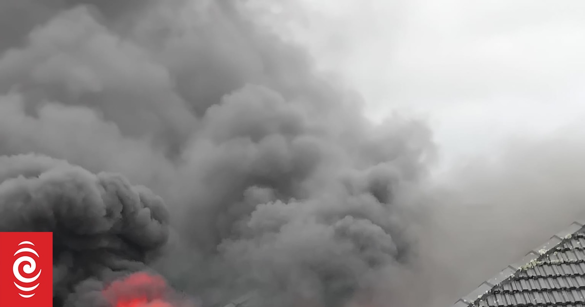 Fire crews battle blaze at north Auckland house - Vimarsana News