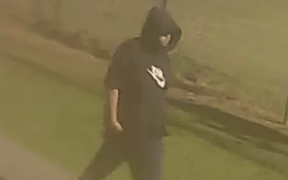 Police are searching for an alleged offender they believe to be this man following an aggravated robbery in Auckland's Mairangi Bay on 29 March.
