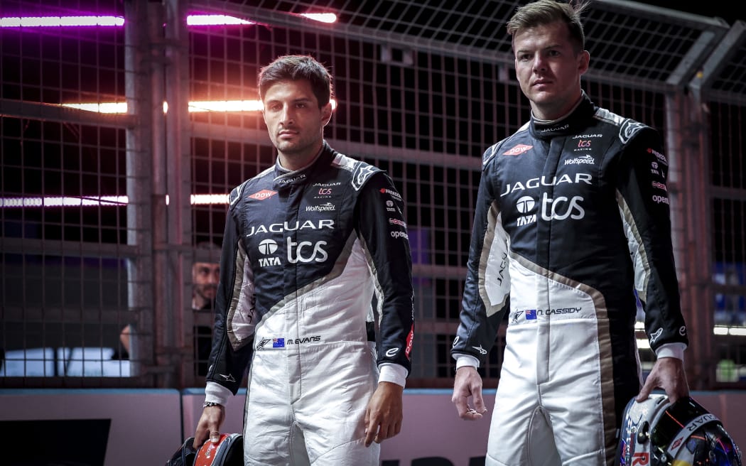 EVANS Mitch (nzl), Jaguar TCS Racing, Jaguar I-Type 6, portrait, CASSIDY Nick (nzl), Jaguar TCS Racing, Jaguar I-Type 6, portrait during the 2024 Hankook London ePrix, 10th meeting of the 2023-24 ABB FIA Formula E World Championship, on the ExCeL London from June 18 to 21, 2024 in London, United Kingdom - Photo Paulo Maria / DPPI (Photo by Paulo Maria / Paulo Maria / DPPI via AFP)