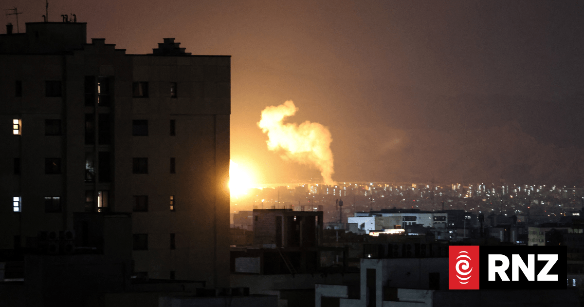 Israel Strikes Iran: Middle East Conflict Escalates – Latest Updates