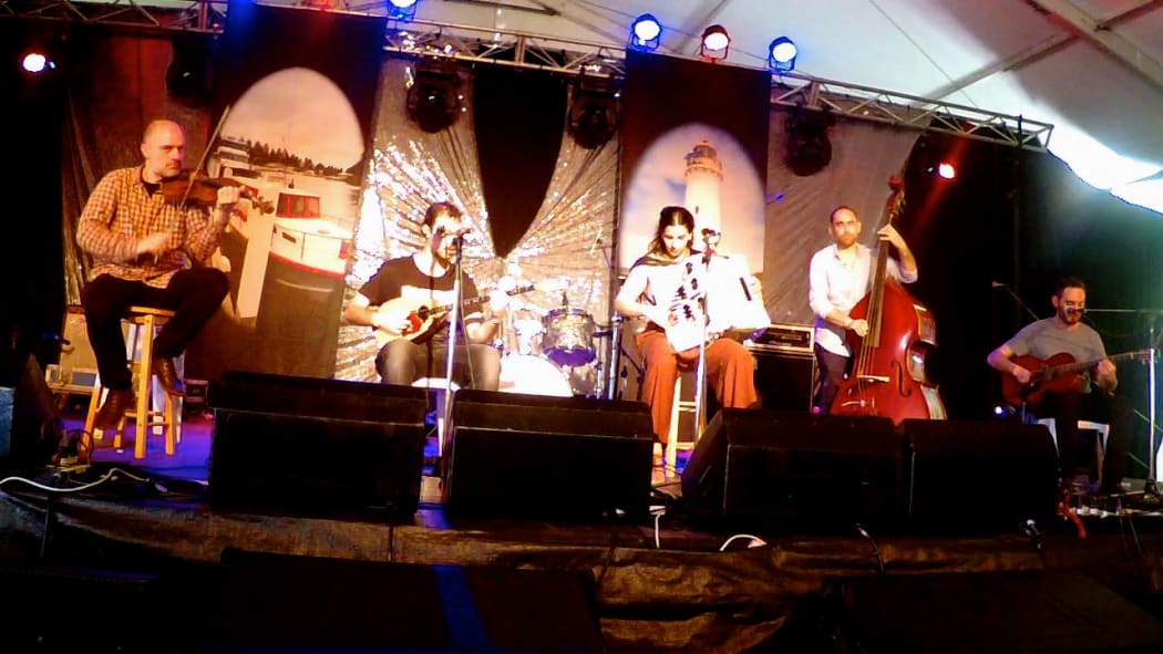 Rebetien Live
