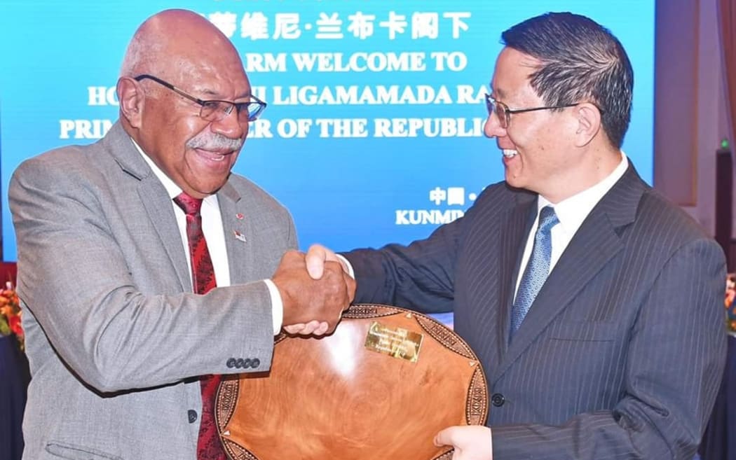 Fiji's Prime Minister Sitiveni Rabuka met with Governor Wang Yubo of Yunnan Province.