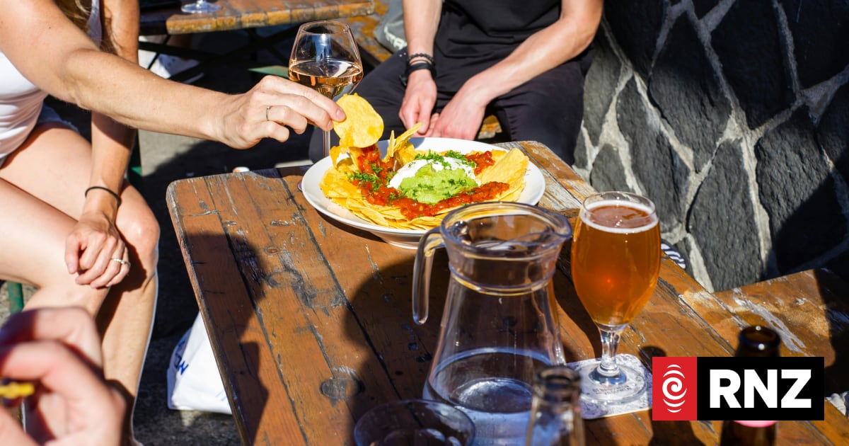Why drinking alcohol makes you reach for chips and nachos