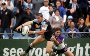 2 May, 2004. Ericsson Stadium, Auckland, New Zealand. NRL. New Zealand Warriors v Melbourne Storm. 
Vince Mellars.
The Warriors won the match, 20 - 14.
Please credit: Andrew Cornaga/Photosport