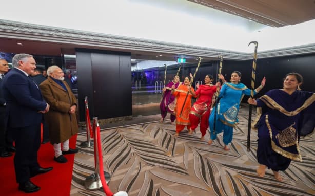 Indian Prime Minister Narendra Modi met members of the Indian community at the Cordis Hotel in Auckland after arriving on Friday evening.