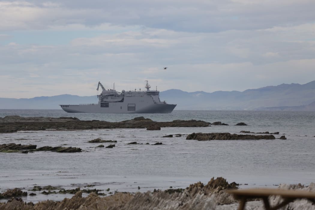 HMNZS Canterbury arrives in Wellington
